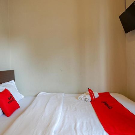 Reddoorz Near Stasiun Tawang Semarang Hotel Exterior photo