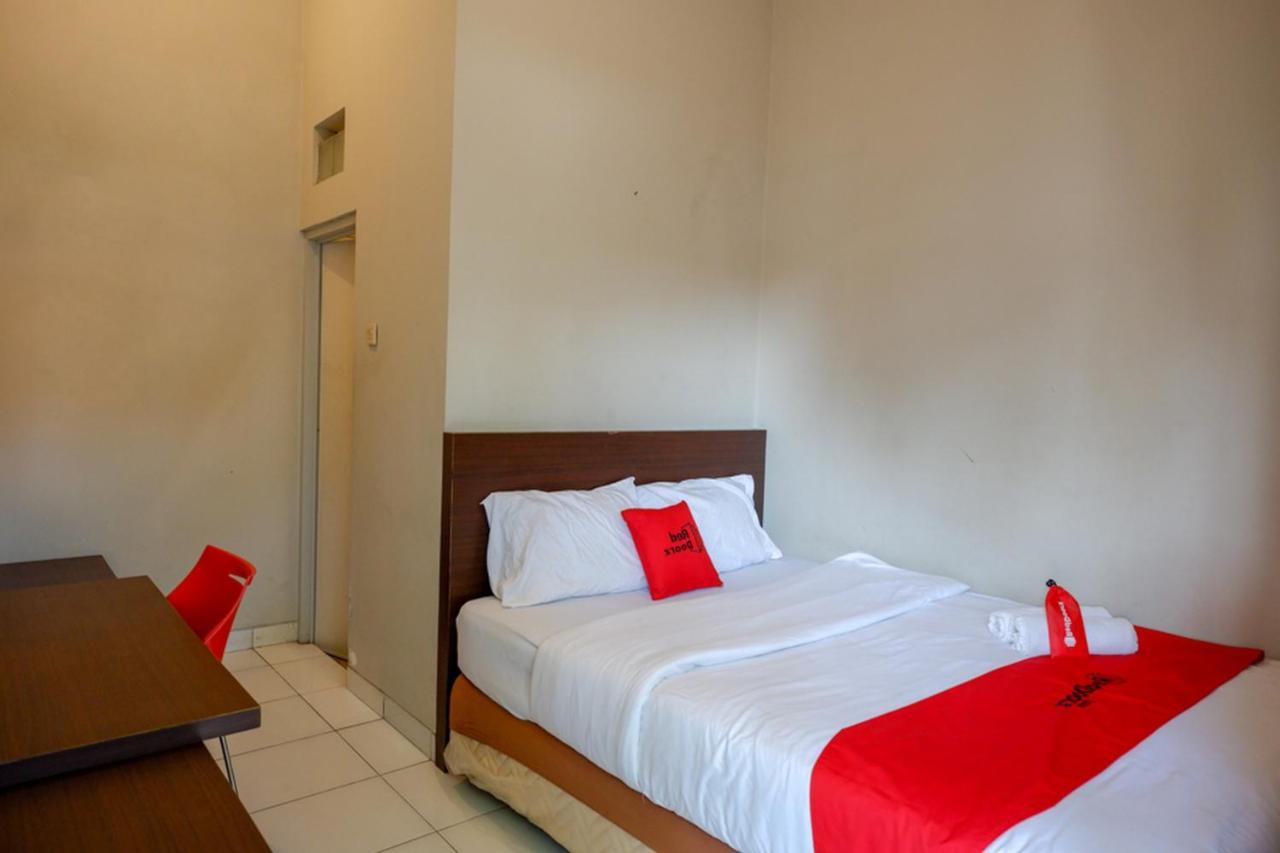 Reddoorz Near Stasiun Tawang Semarang Hotel Exterior photo