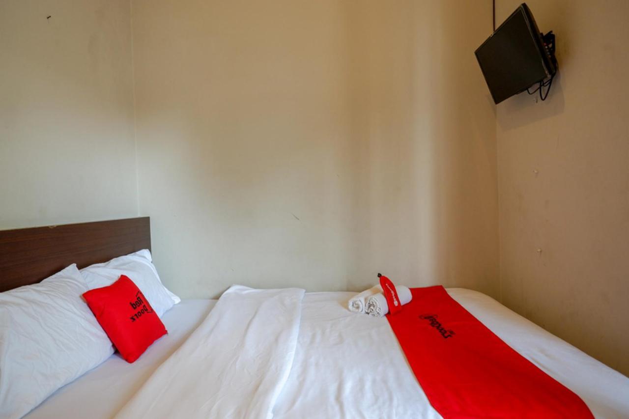Reddoorz Near Stasiun Tawang Semarang Hotel Exterior photo