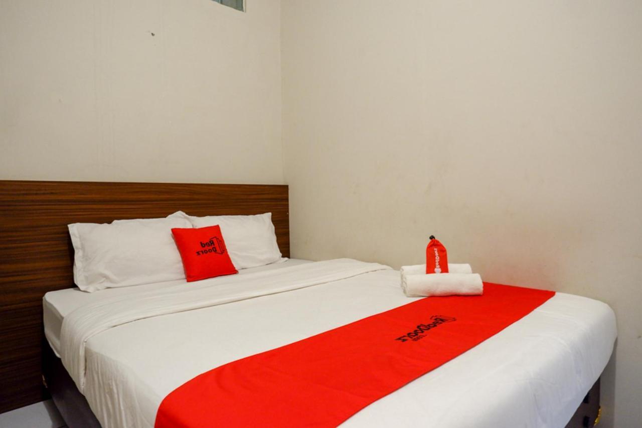 Reddoorz Near Stasiun Tawang Semarang Hotel Exterior photo