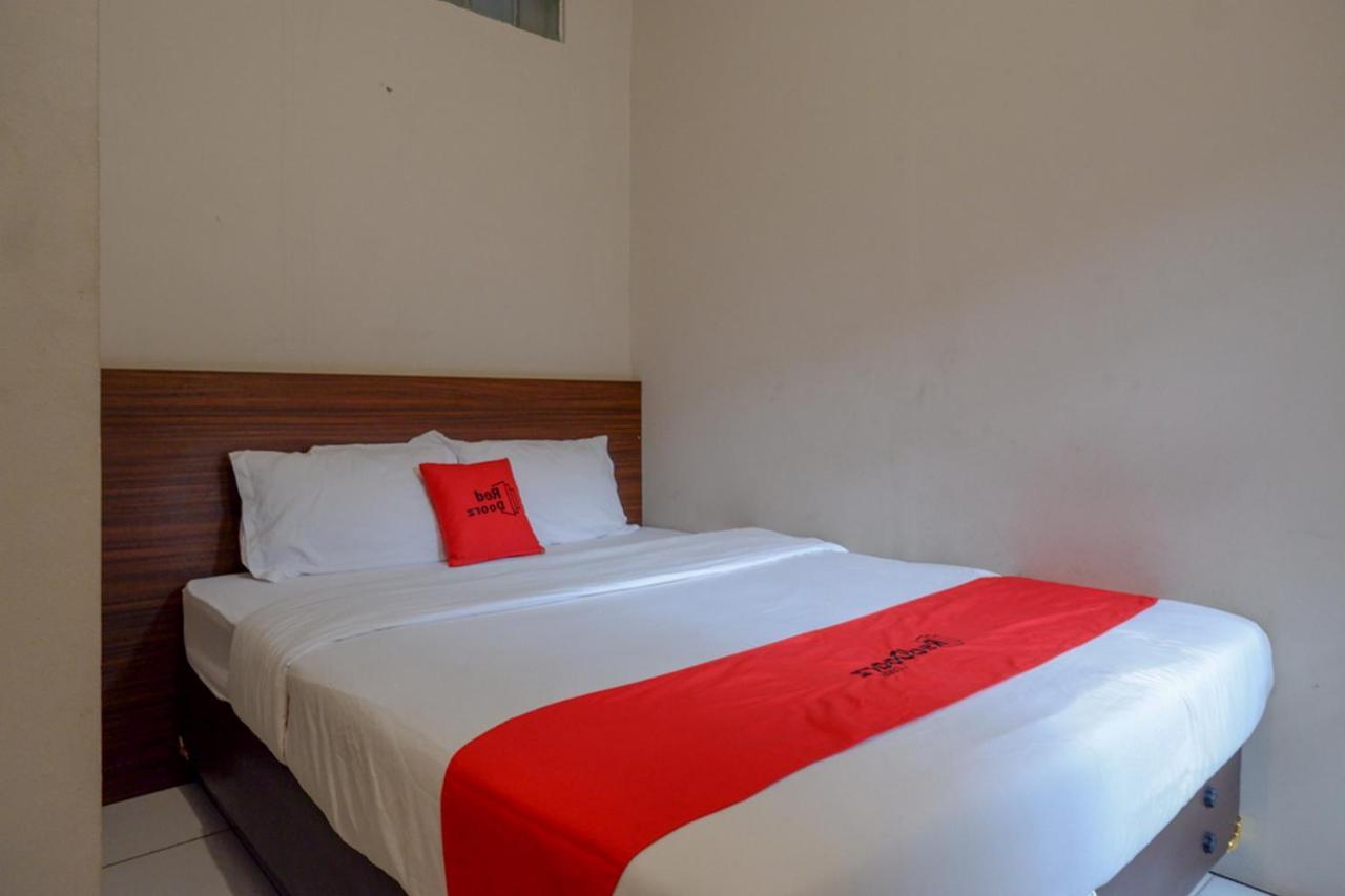 Reddoorz Near Stasiun Tawang Semarang Hotel Exterior photo