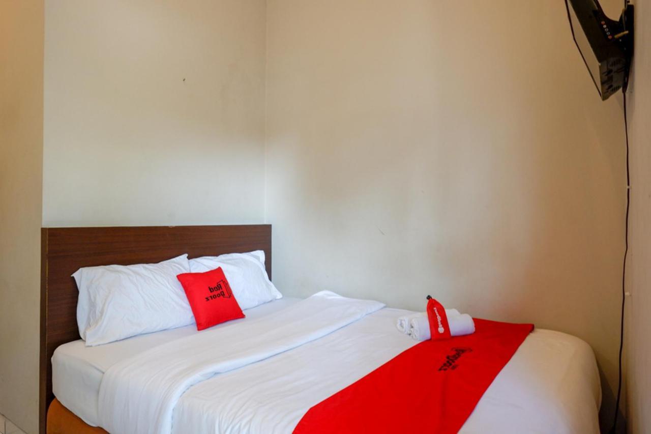 Reddoorz Near Stasiun Tawang Semarang Hotel Exterior photo