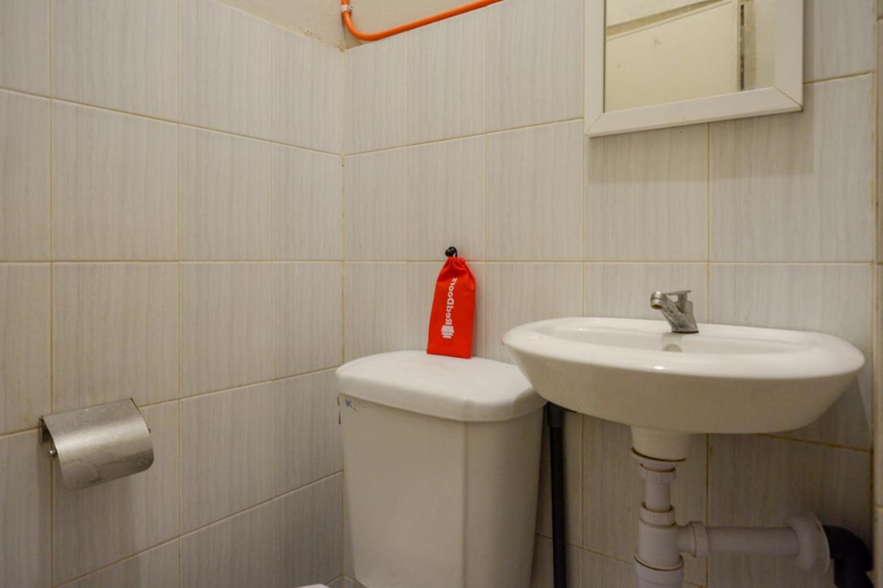 Reddoorz Near Stasiun Tawang Semarang Hotel Exterior photo
